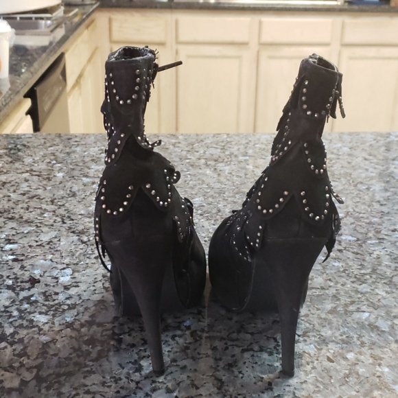 Cutr booties - Picture 3 of 7